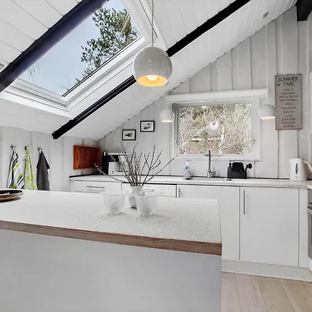 בית נופש 1525-aakirkeby-poserekrogen-4 *